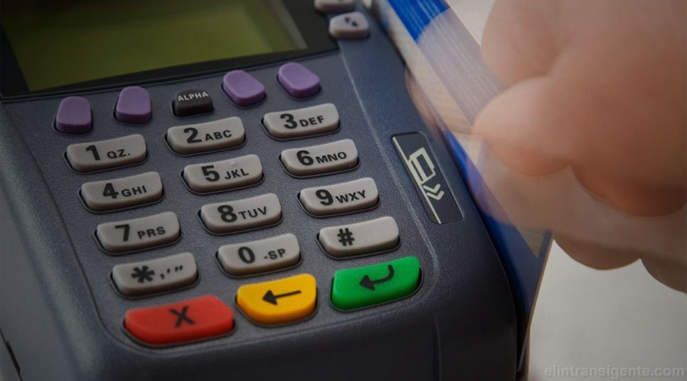 Si el CFT llegara a ser menor que la tasa esperada de inflación, lo aconsejable es usar el dinero plástico.