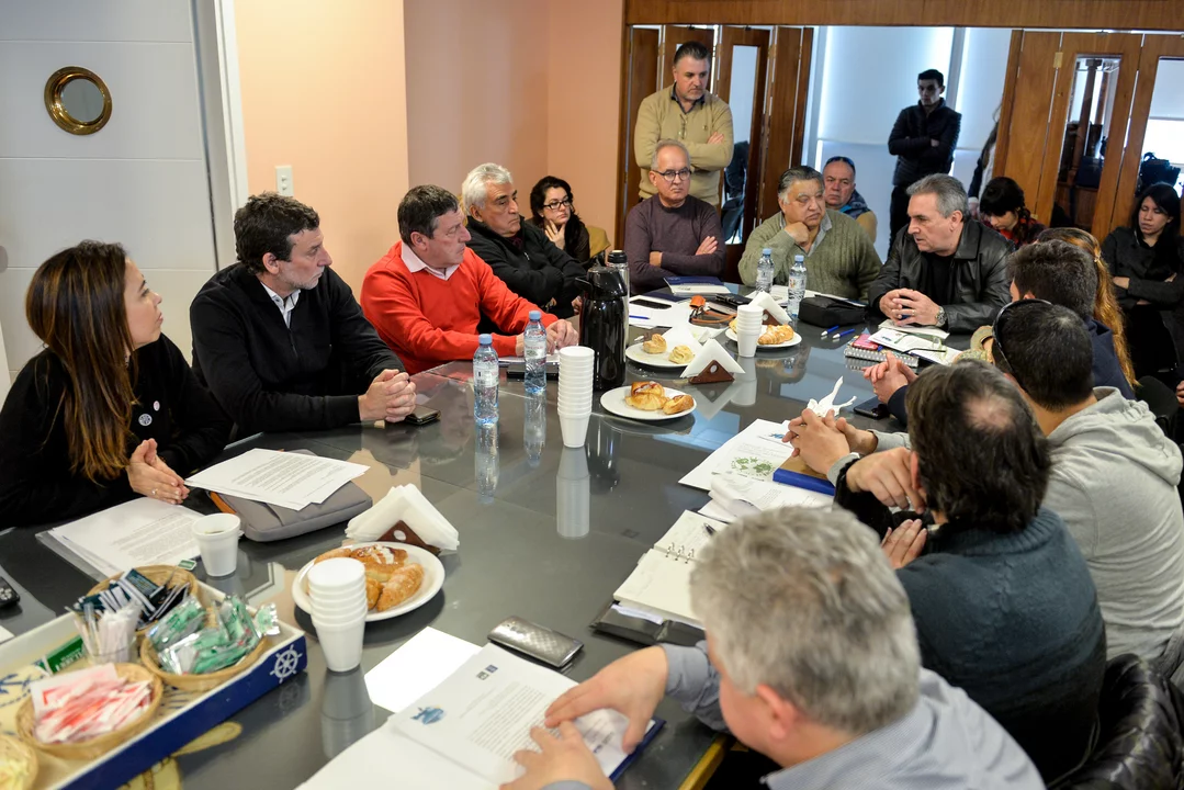 Para Schmid "Para fortalecer este Frente hay que salir del calentamiento local al global"