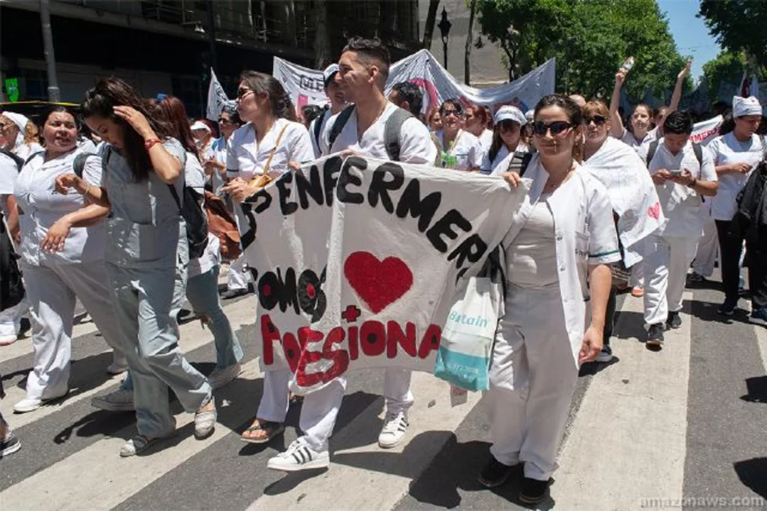 Enfermeros: la profesión más solicitada pero menos reconocida