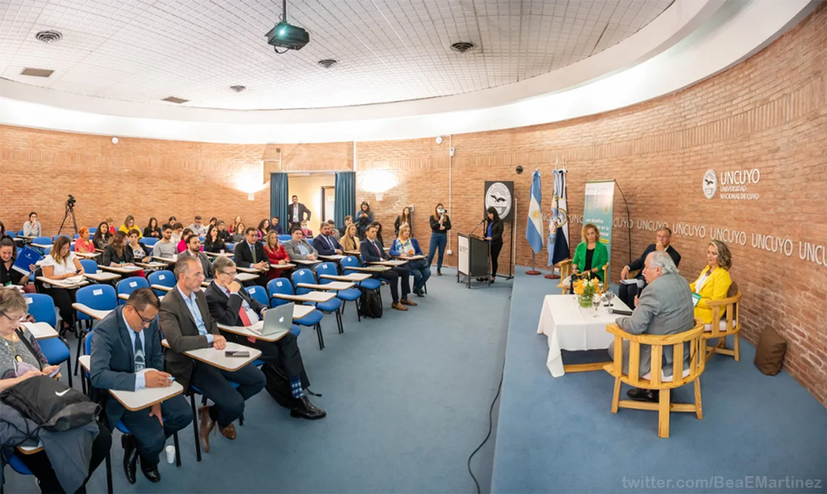 “En Mendoza todos rinden cuentas”