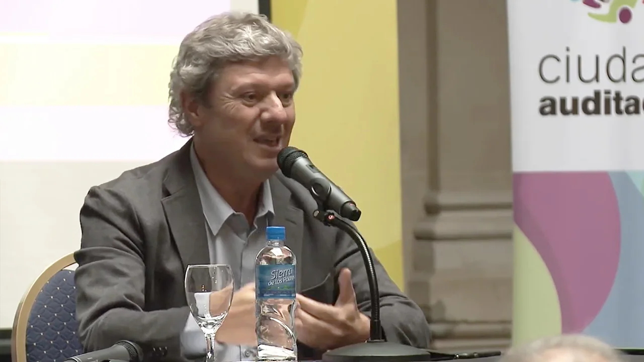 Federico Recagno en la presentación de Ciudad Auditada.