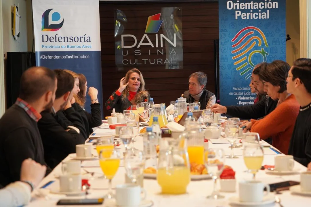 La Defensoría del Pueblo bonaerense presentó el área de Orientación Pericial durante un desayuno de prensa.