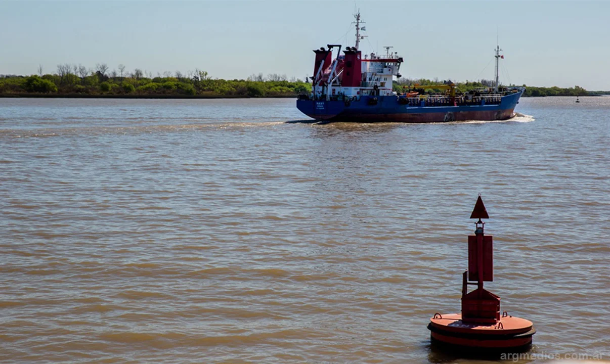 La Cuenca del Plata es una de las reservas hídricas más importantes del planeta, conocida por su caudal y biodiversidad.