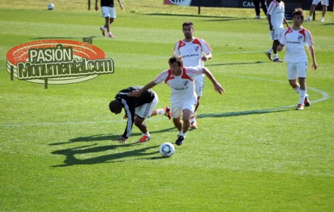Los suplentes vencieron a los juveniles