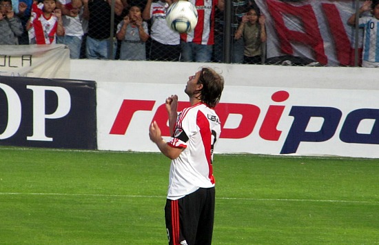 Cavenaghi, el gol que a River le faltaba