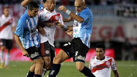 Síntesis de River 0- Atlético Tucumán 2