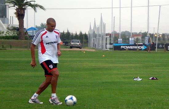 Trezeguet se entrenó normalmente