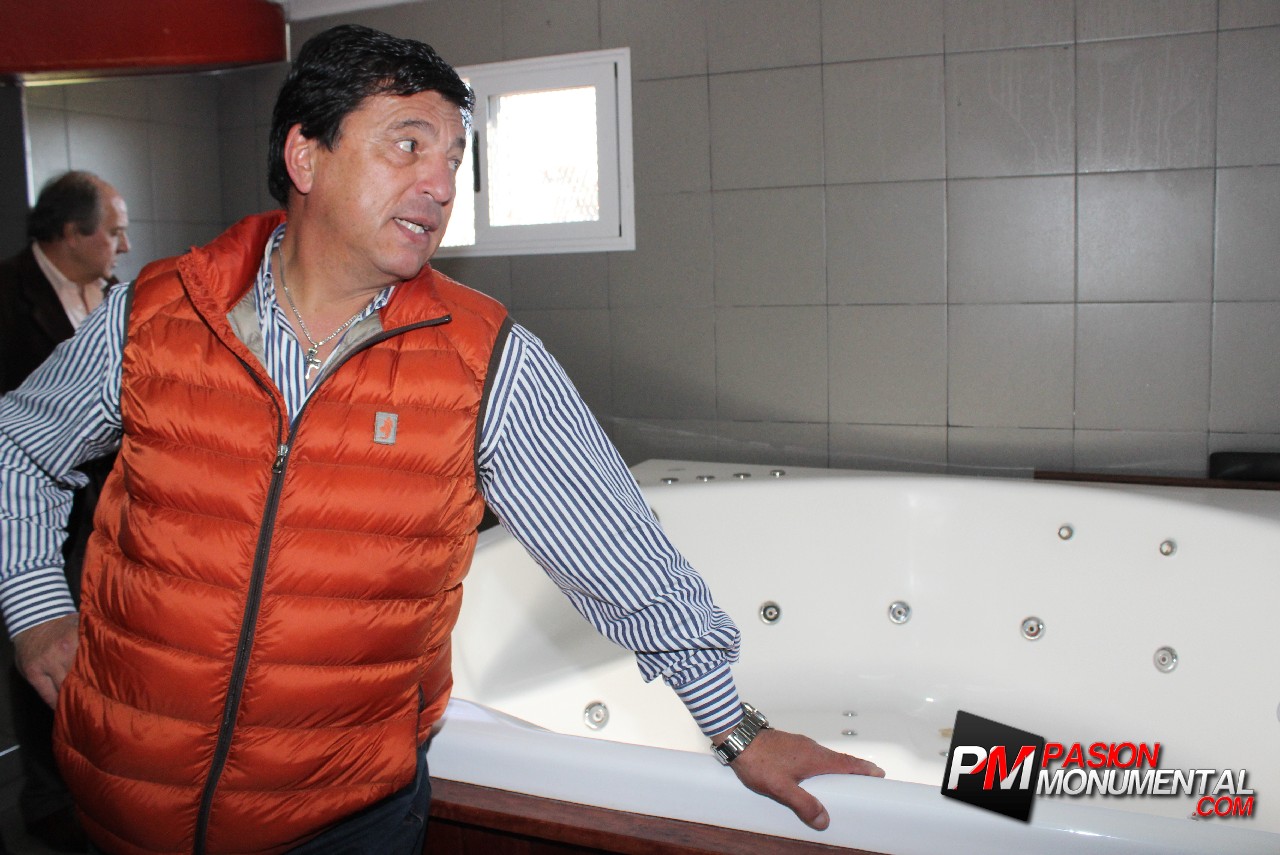 Llegó Passarella al país: "Hay novedades, ya voy a hablar"