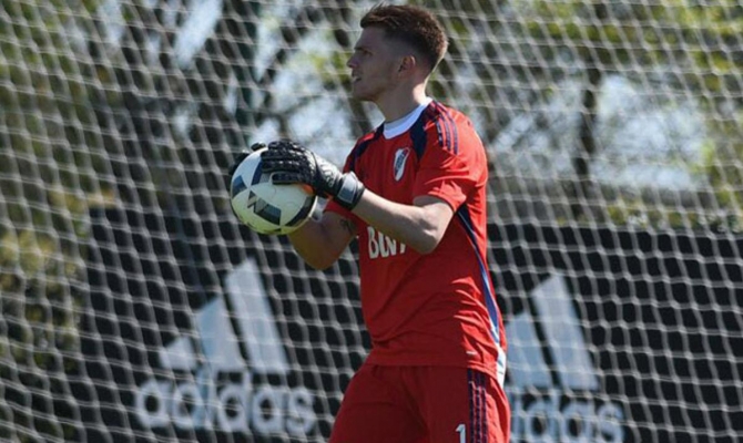 Centurión firmó su primer contrato con River