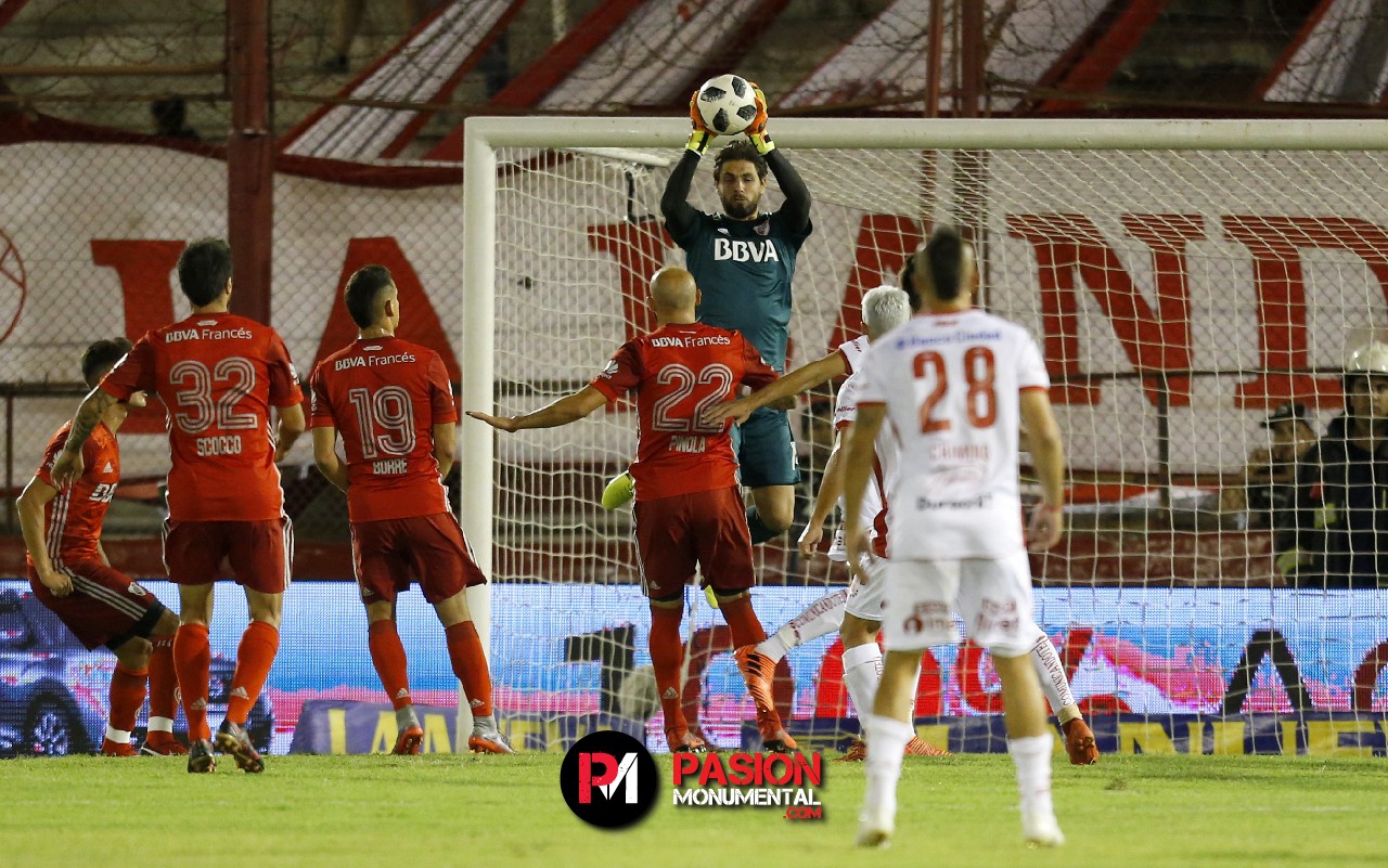 Los números de River con Lux en el arco