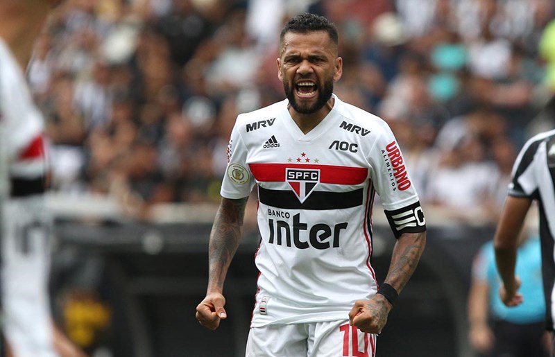 ¿Ausente frente a River? Se lesionó Dani Alves