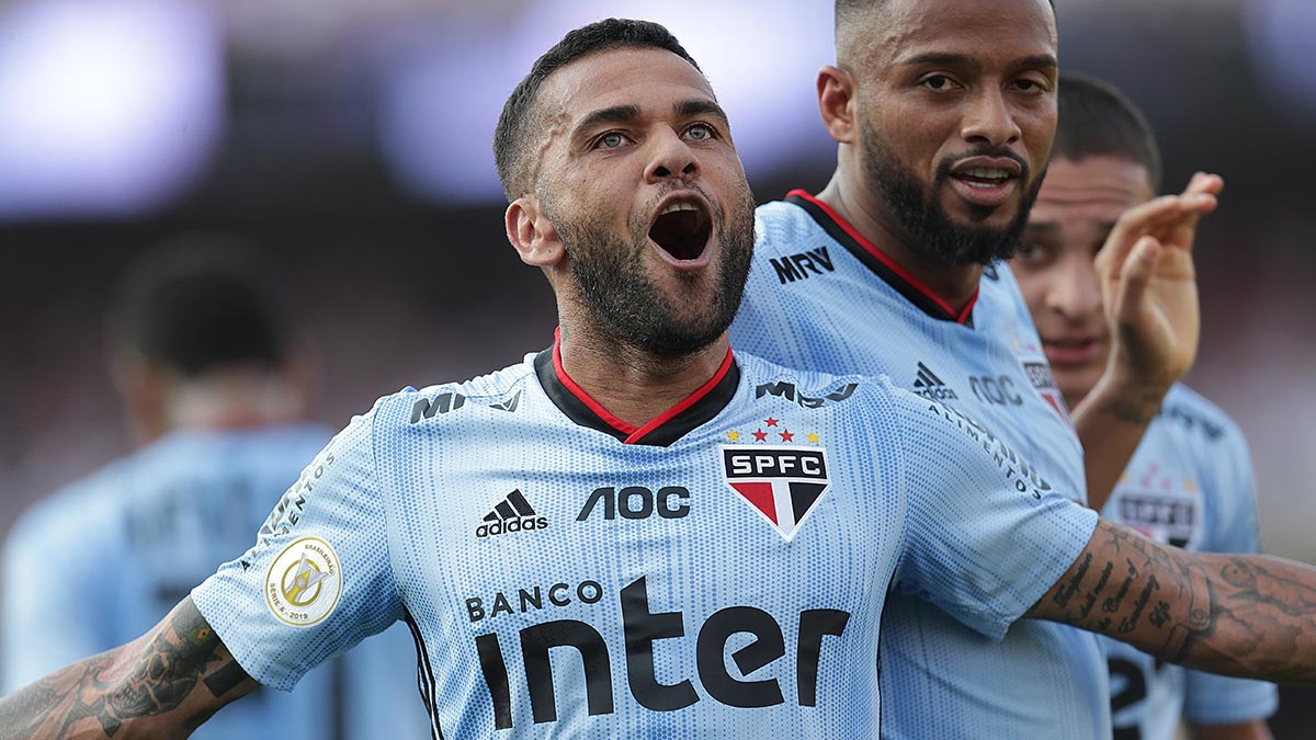 Dani Alves se prepara para volver con todo