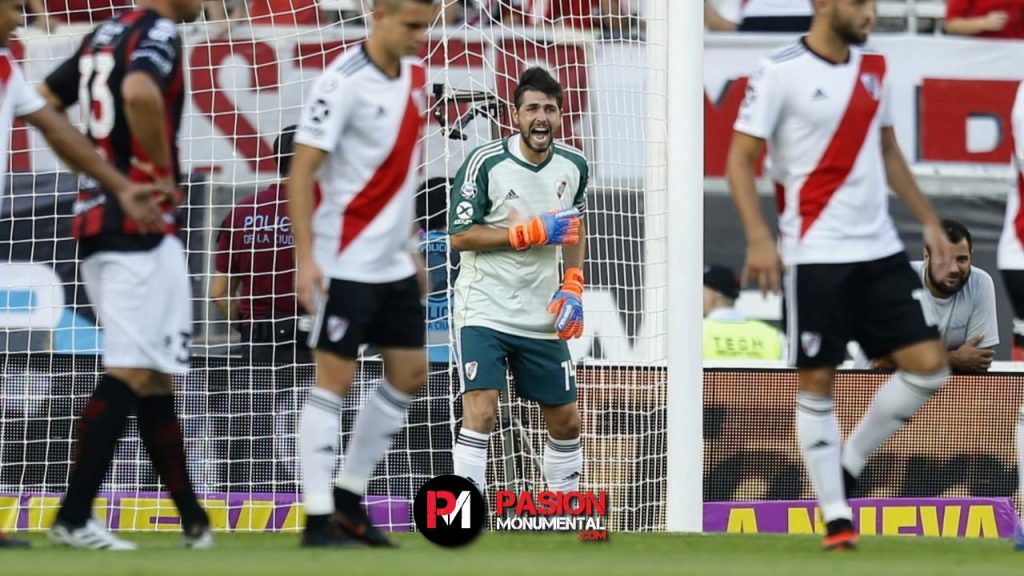 Lux renovó su contrato con River
