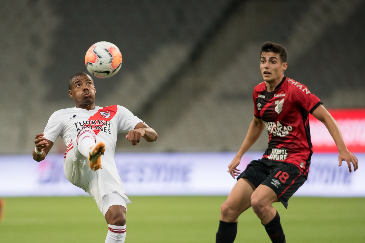 Con más empuje que fútbol, River se trajo un empate de Brasil