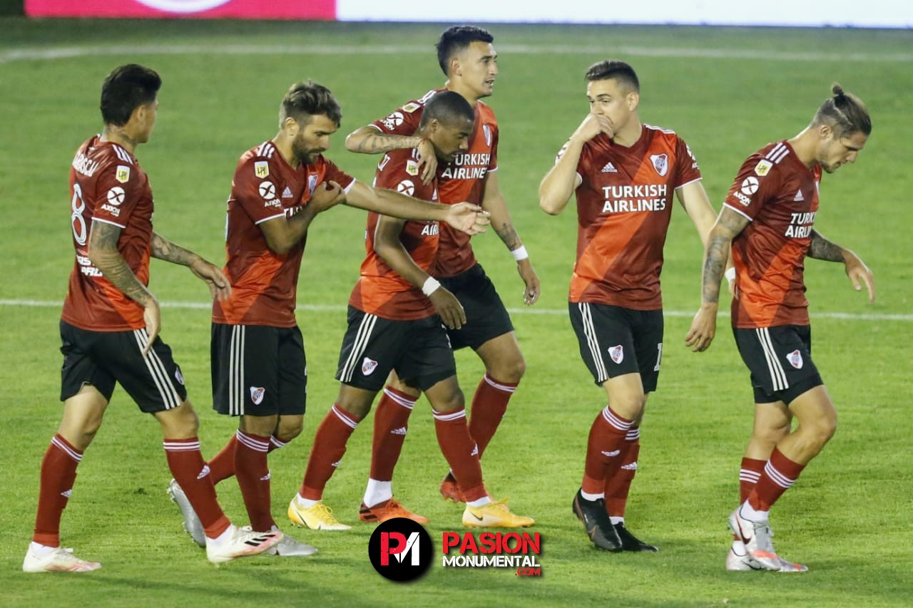Puntajes vs. Huracán