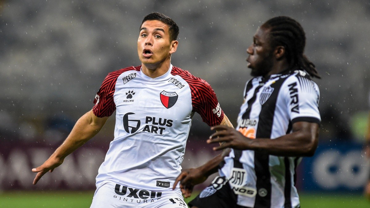 River negocia con Colón por el pase de Alex Vigo