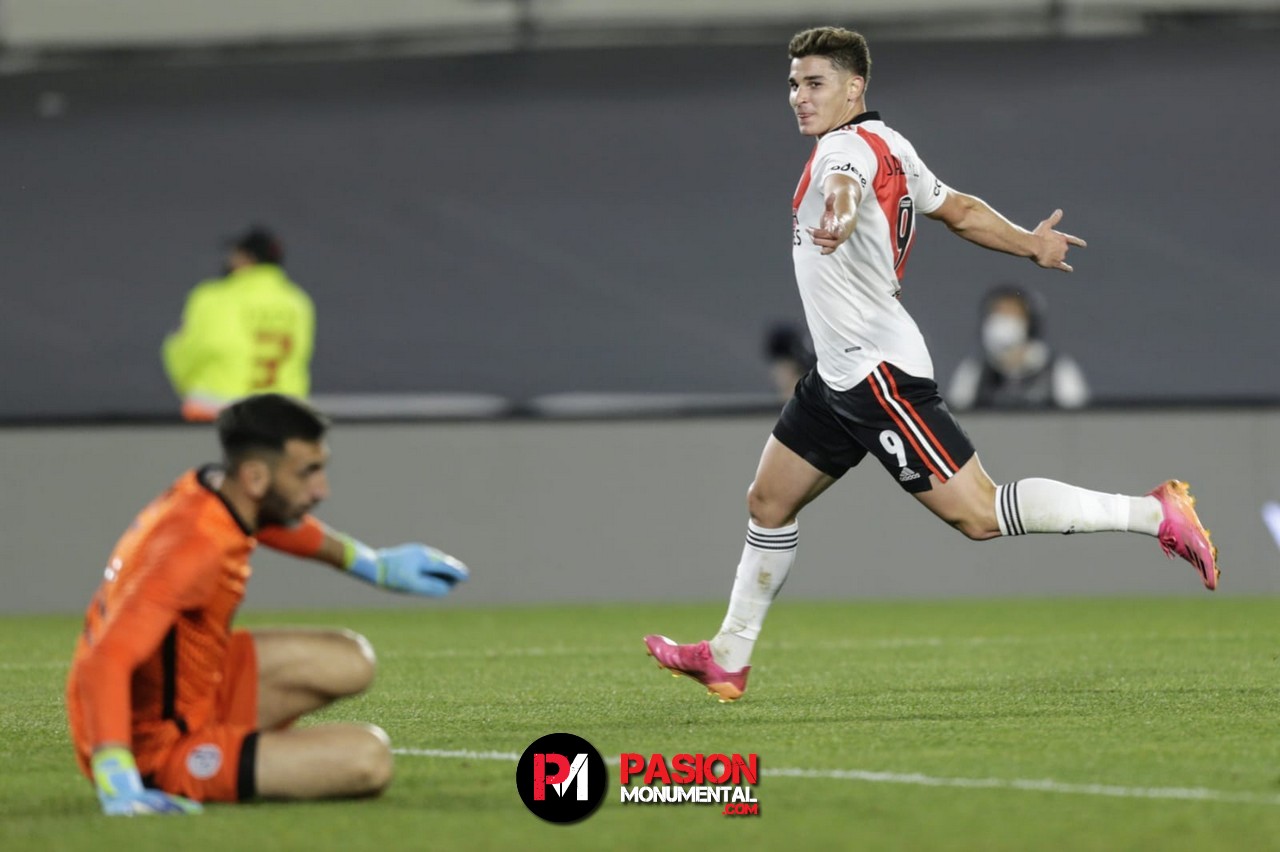 Álvarez: "El primer gol me gustó más"