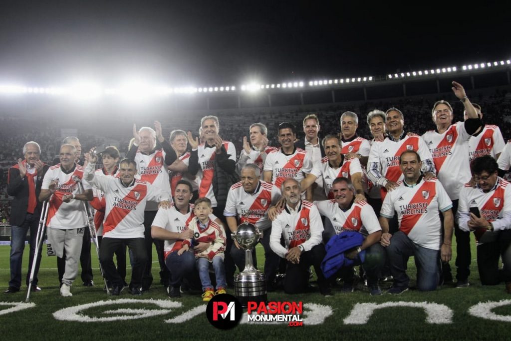Héctor Enrique, el reconocimiento de River y el gran presente del equipo de Gallardo