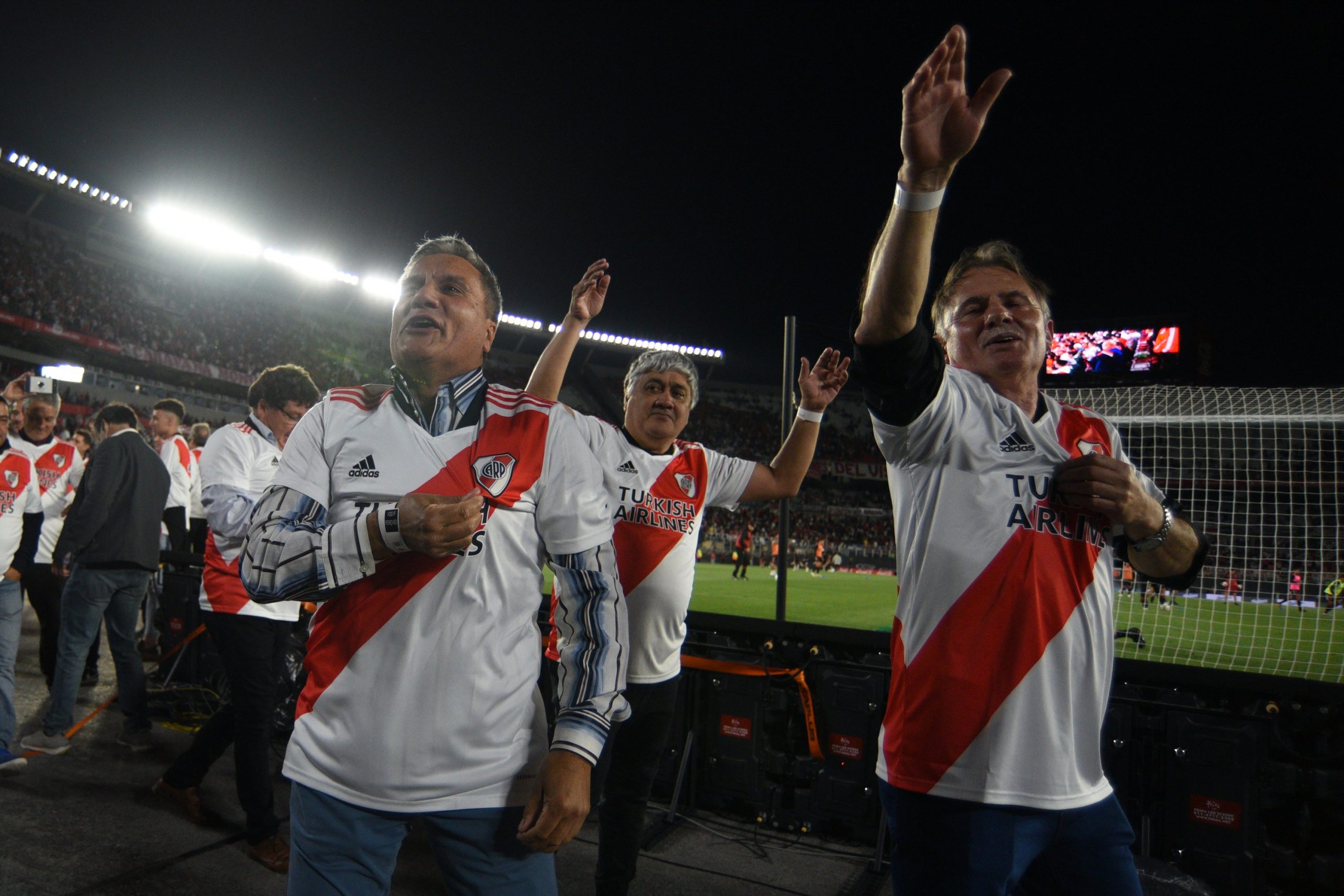 Héctor Enrique, el reconocimiento de River y el gran presente del equipo de Gallardo