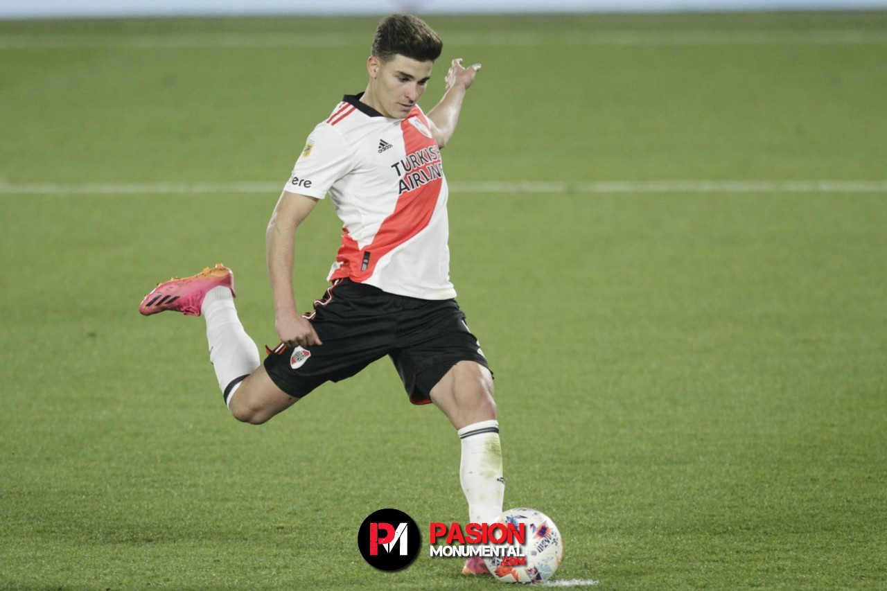 De acuerdo a medios italianos, el Inter propondría un futbolista sudamericano en la negociación por Álvarez