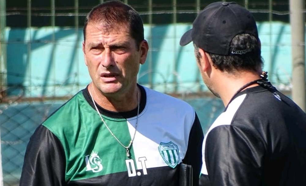 En Laferrere palpitan el partido ante River: "Jugaremos 4-3-3 hasta nos tengamos que meter en el arco"