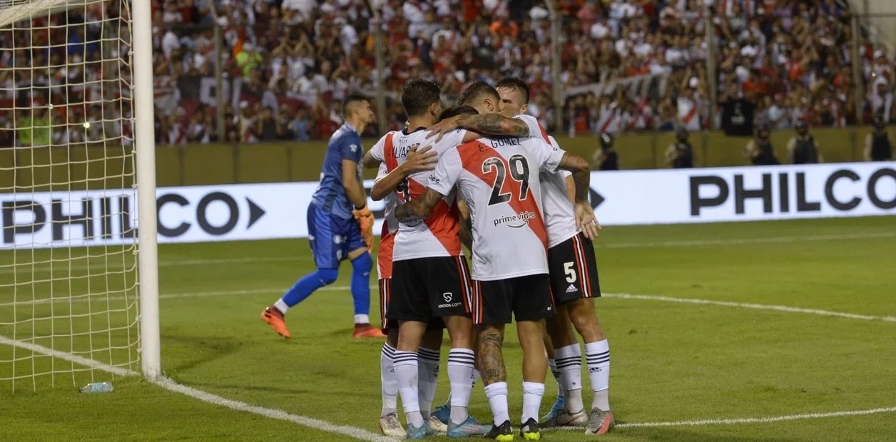 River goleó a Deportivo Laferrere y sigue en la Copa Argentina