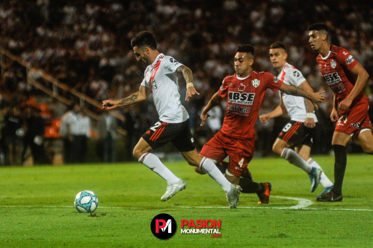 Ignacio Scocco em jogo durante uma partida entre River Plate x Central Cordoba válida para a final da Copa Argentina 2019, realizada no Estádio Malvinas Argentinas em 13 de dezembro em Mendoza, Argentina.