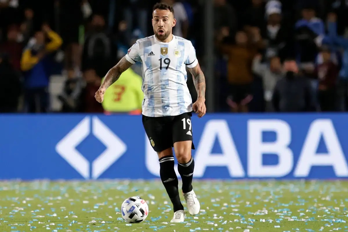 El compañero de Otamendi que lo quiere convencer para que llegue a River