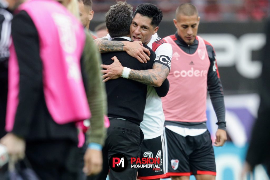 El particular gesto de Enzo Pérez y Marcelo Gallardo