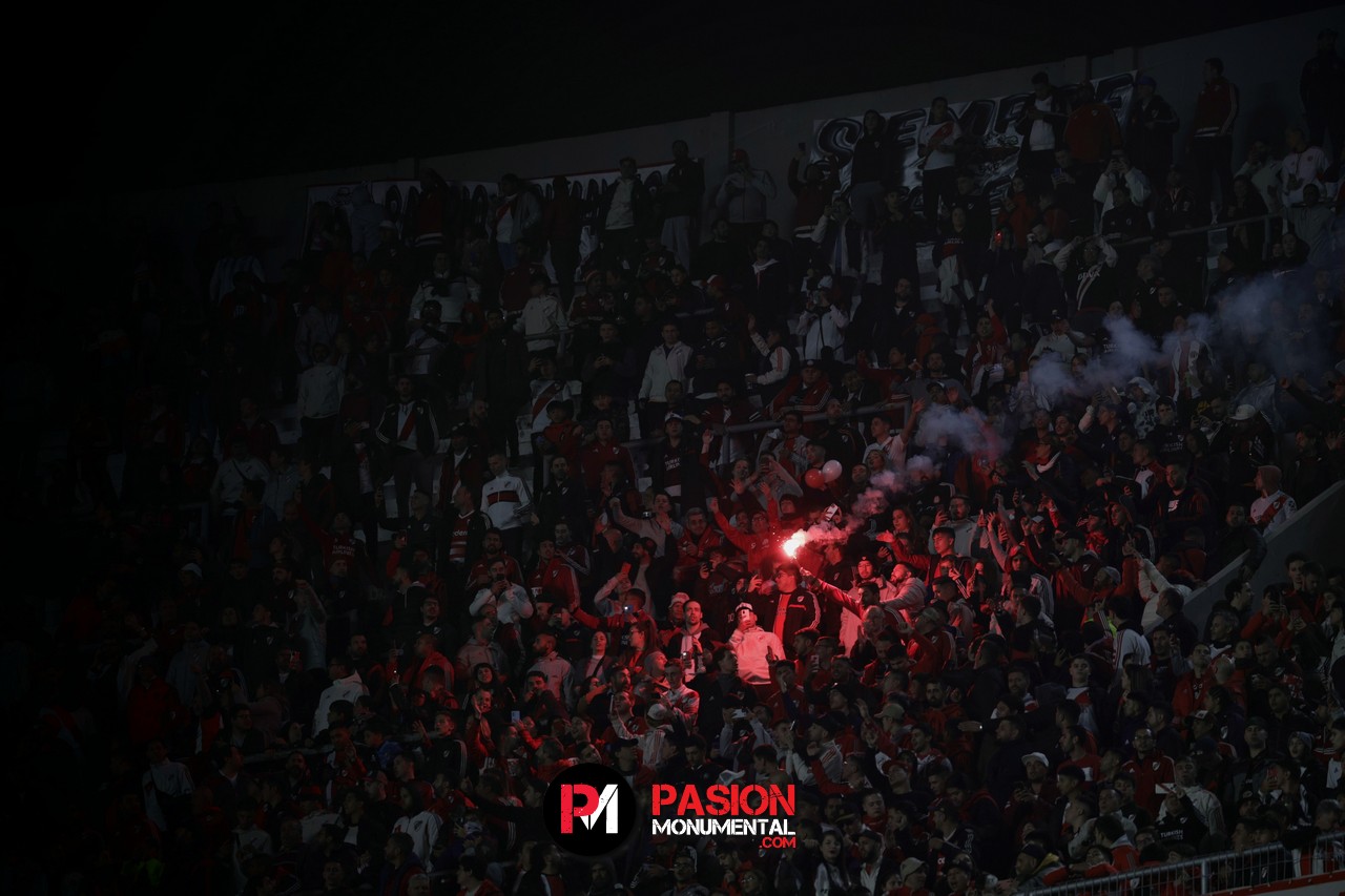 ¡Insólito! La multa que la Conmebol le aplicó a River tras el partido en el Monumental ante Sporting Cristal