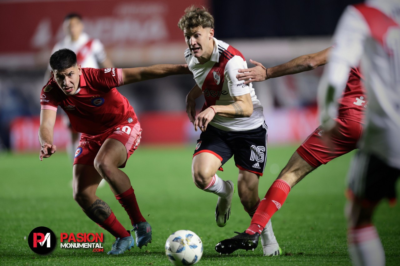 Derrota de River ante Argentinos Juniors en el debut de la Copa de la Liga