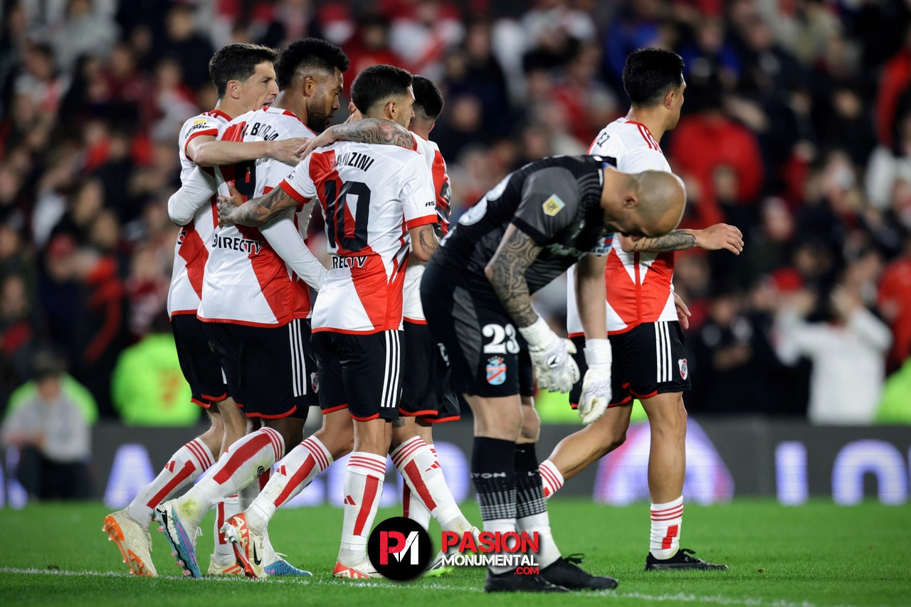 De La Cruz analizó el triunfo ante Arsenal, comentó sobre su golazo y contó por qué son tan fuertes en el Monumental