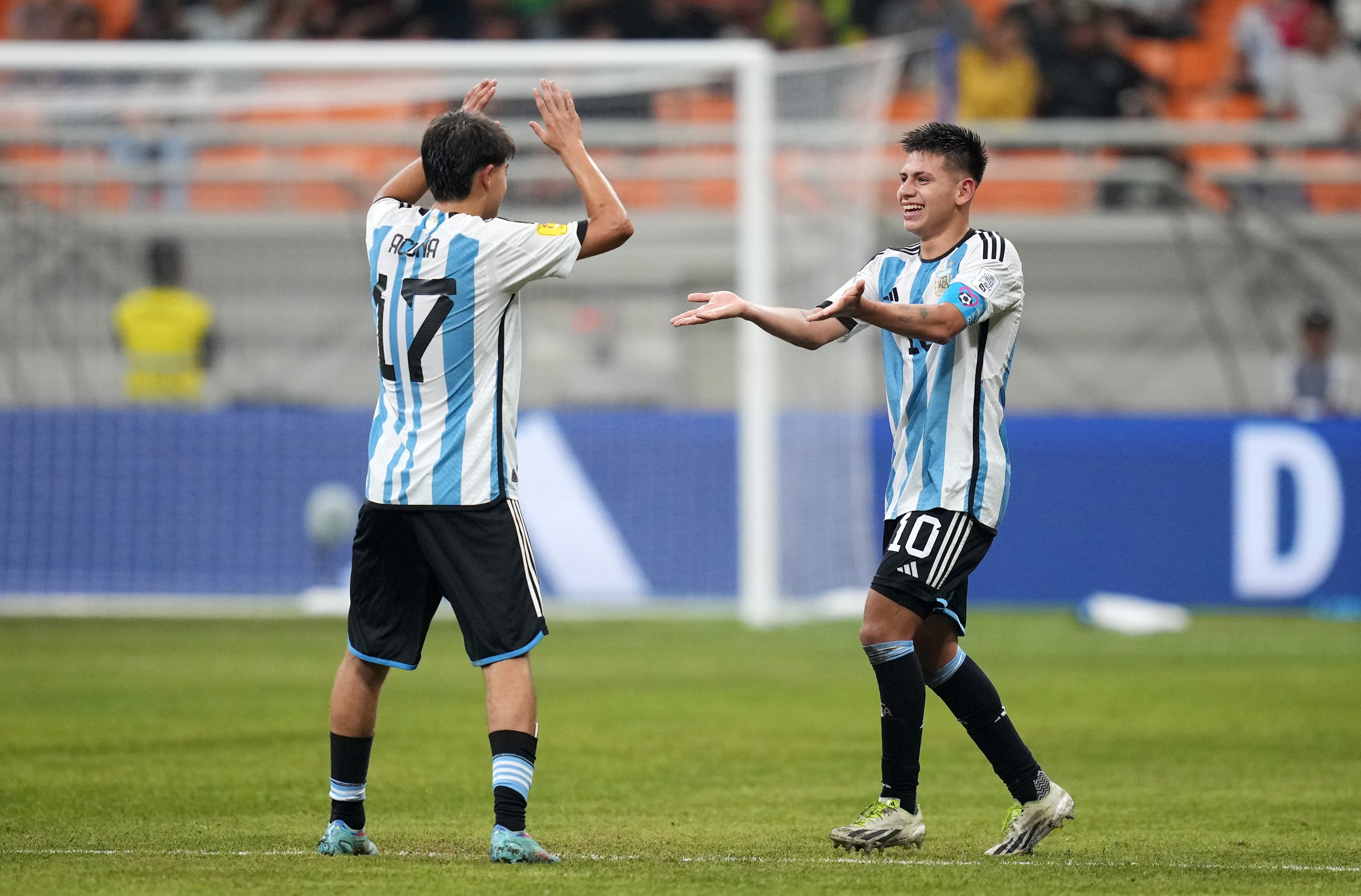 ¡Con gigantes incluidos! En Europa revelaron qué clubes siguen al Diablito Echeverri