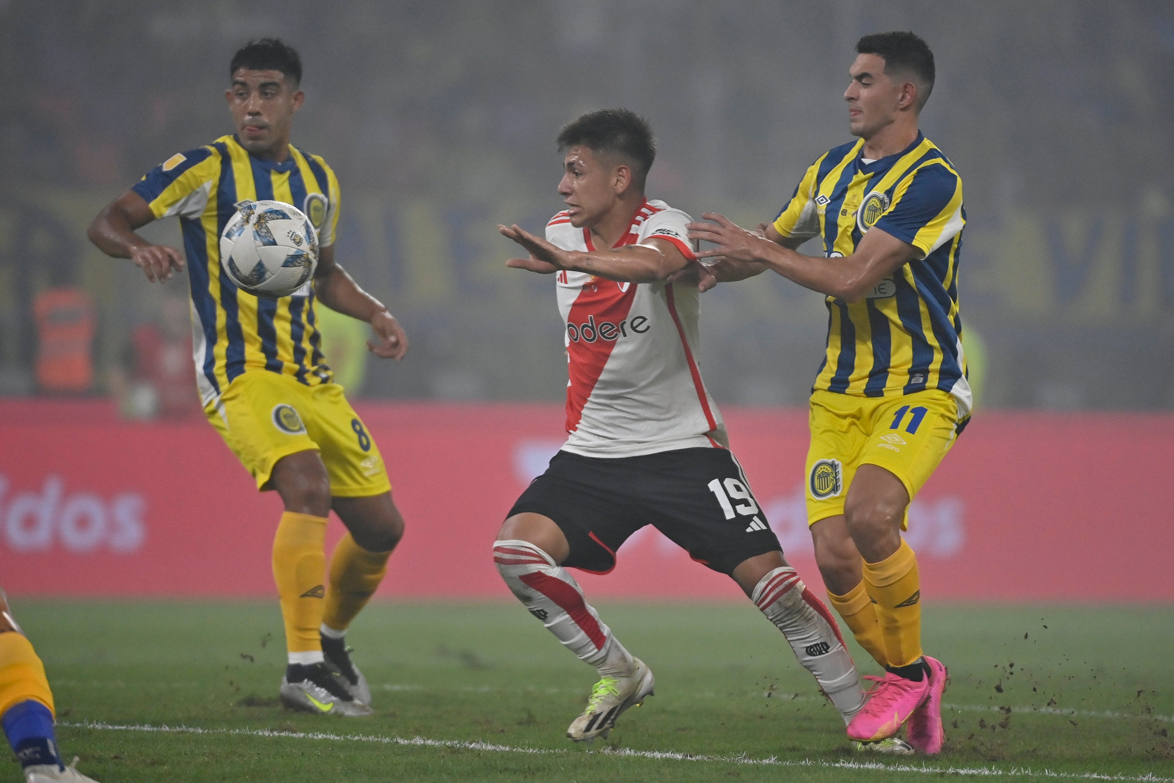 ¡Malas noticias para Demichelis! Claudio Echeverri abandona la pretemporada y vuelve a la Argentina