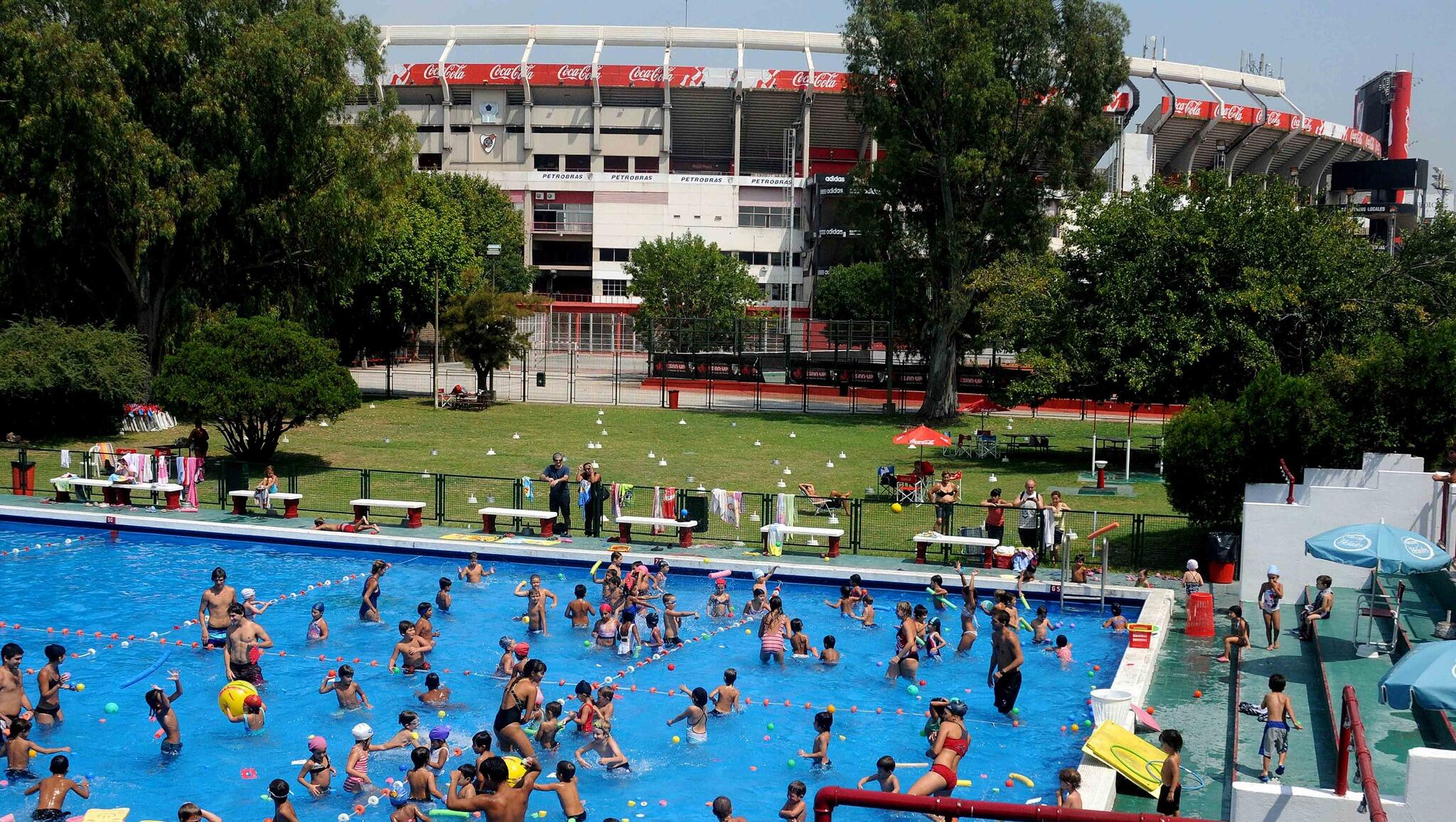Se reinaguró la pileta olímpica del Club