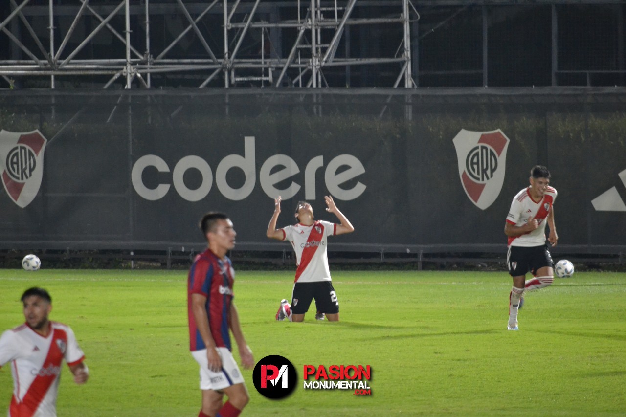 La Reserva de River goleó a Barracas Central de visitante