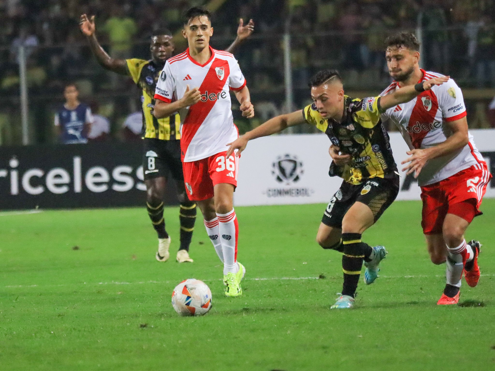 El jugador de Deportivo Táchira que se rindió a los pies de River tras el debut en la Copa Libertadores