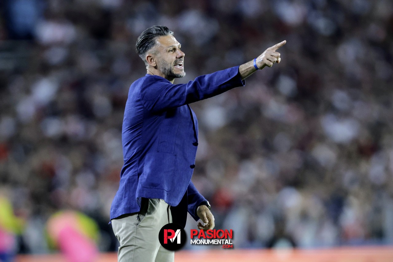 Ejemplar: Demichelis contó por qué ayudó a los hinchas de River que quedaron varados en Montevideo