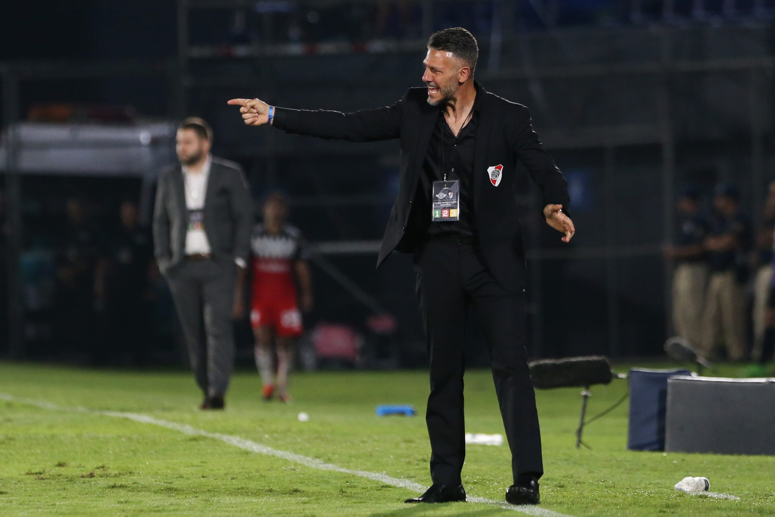 ASUNCION, PARAGUAY - APRIL 24: Martín Demichelis head coach of River Plate reacts during a Copa CONMEBOL Libertadores 2024 Group H match between Libertad and River Plate at Estadio Defensores del Chaco on April 24, 2024 in Asuncion, Paraguay. (Photo by Christian Alvarenga/Getty Images)