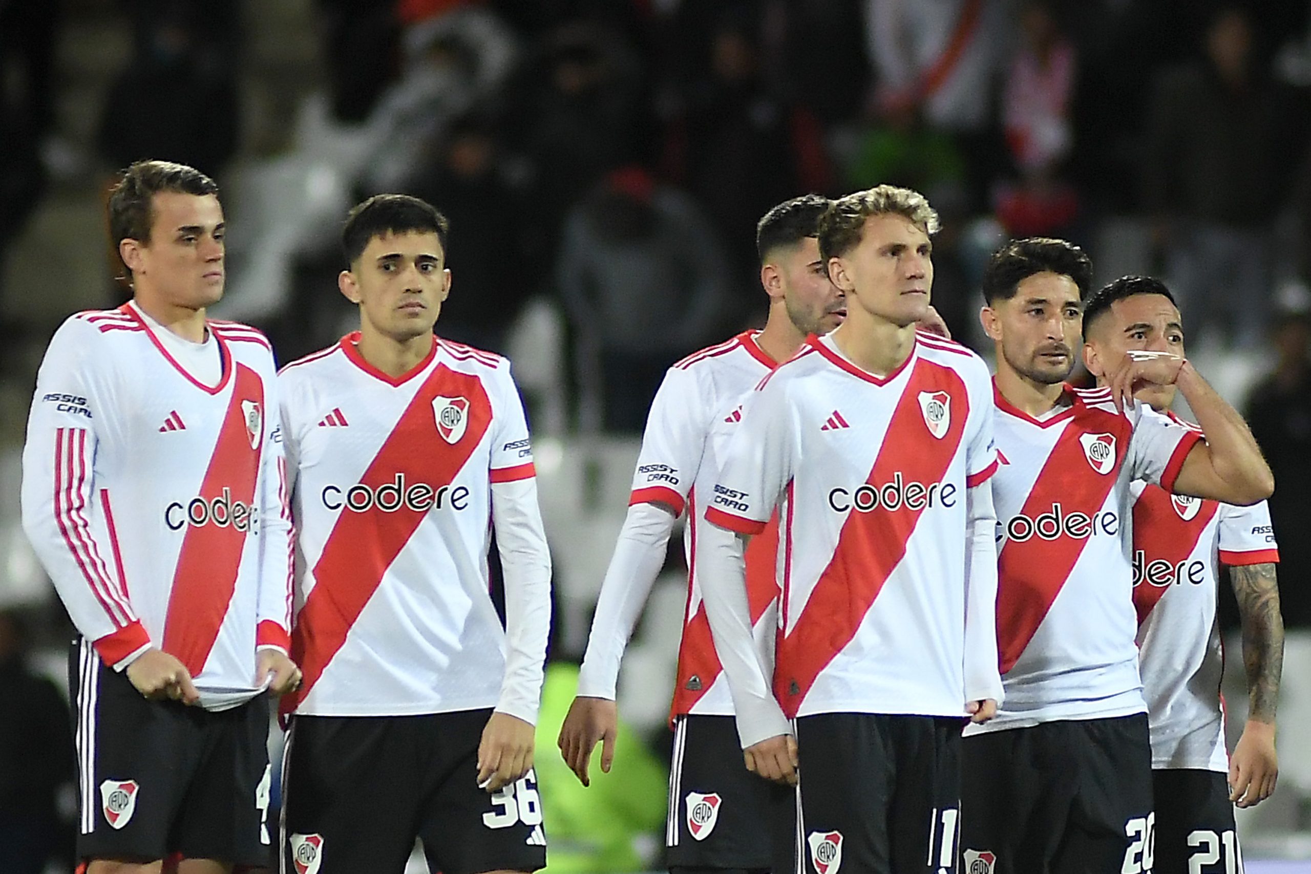 MENDOZA, ARGENTINA - MAY 21: Facundo Colidio (C) of River Plate reacts with teammates after losing a round of 32 match as part of Copa Argentina 2024 between Temperley and River Plate at Estadio Malvinas Argentinas on May 21, 2024 in Mendoza, Argentina. (Photo by Ramiro Gomez/Getty Images)