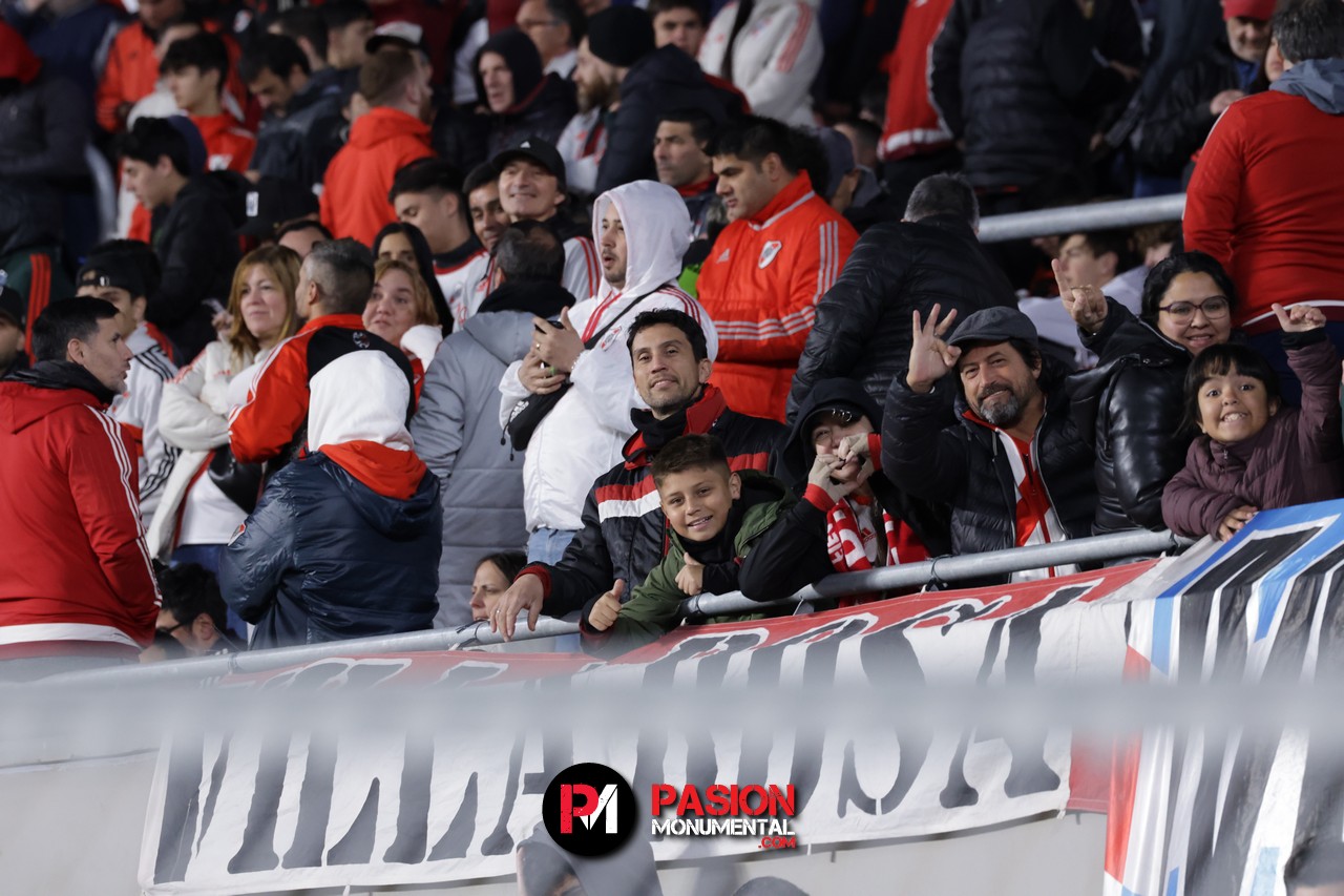 ¡Buscate en la goleada Monumental ante Barracas Central por la Copa de la Liga!