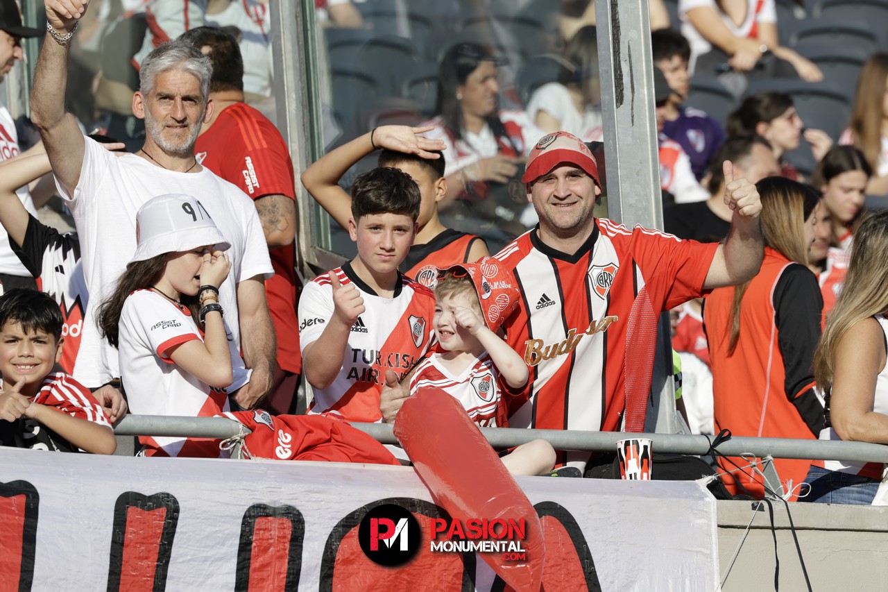 ¡Buscate en el partido de River frente a Talleres en el Monumental!