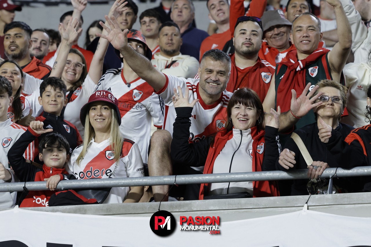 ¡Buscate en el empate de River ante Vélez en el estadio Monumental!