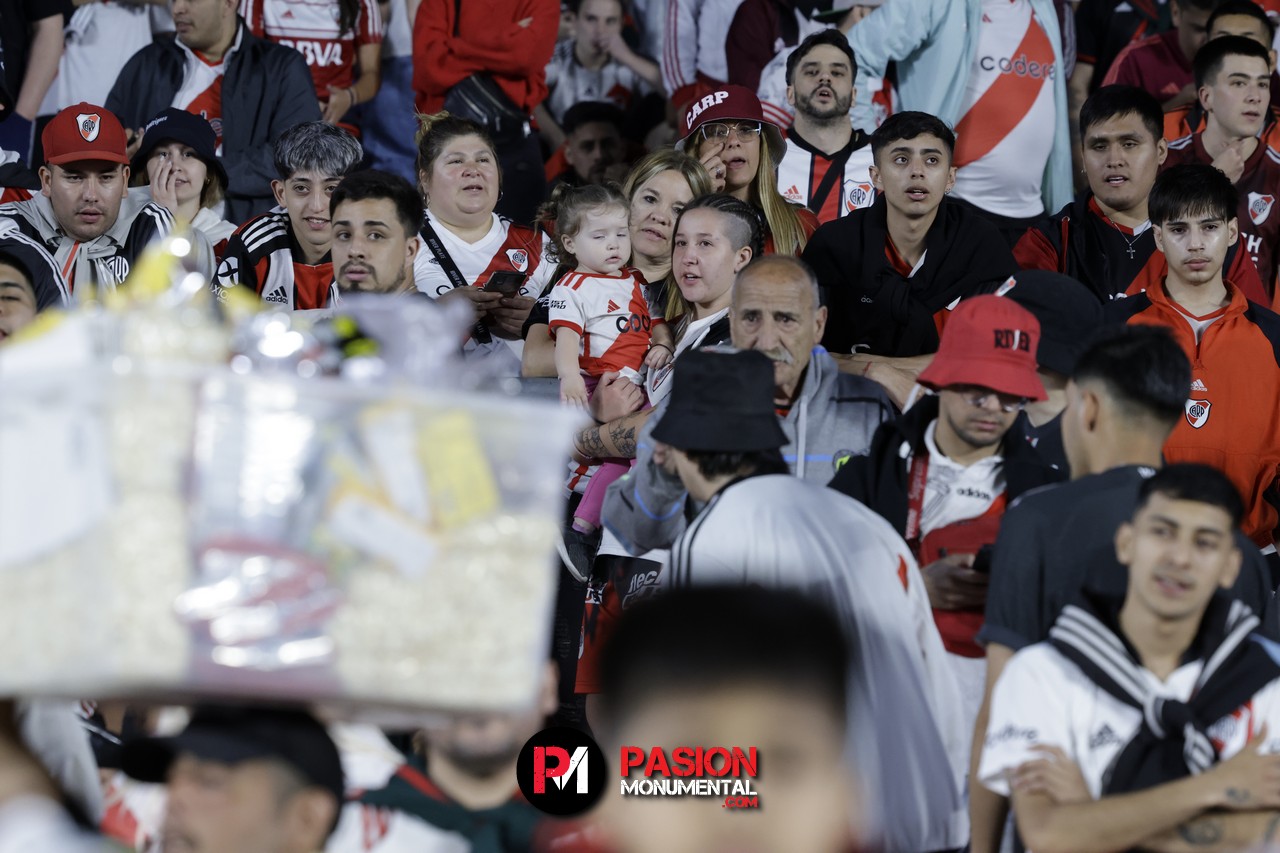 ¡Buscate en el empate de River ante Vélez en el estadio Monumental!