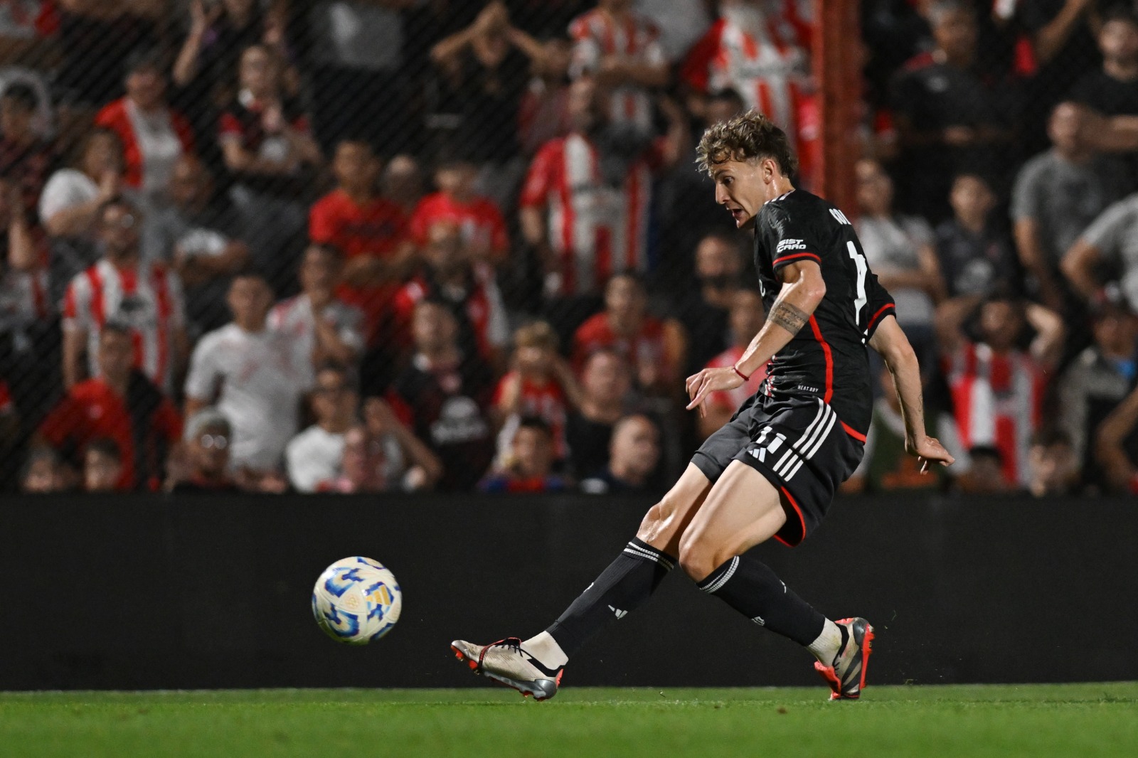 Partido de locos: River se lo dio vuelta a Instituto y se ilusiona con el torneo local
