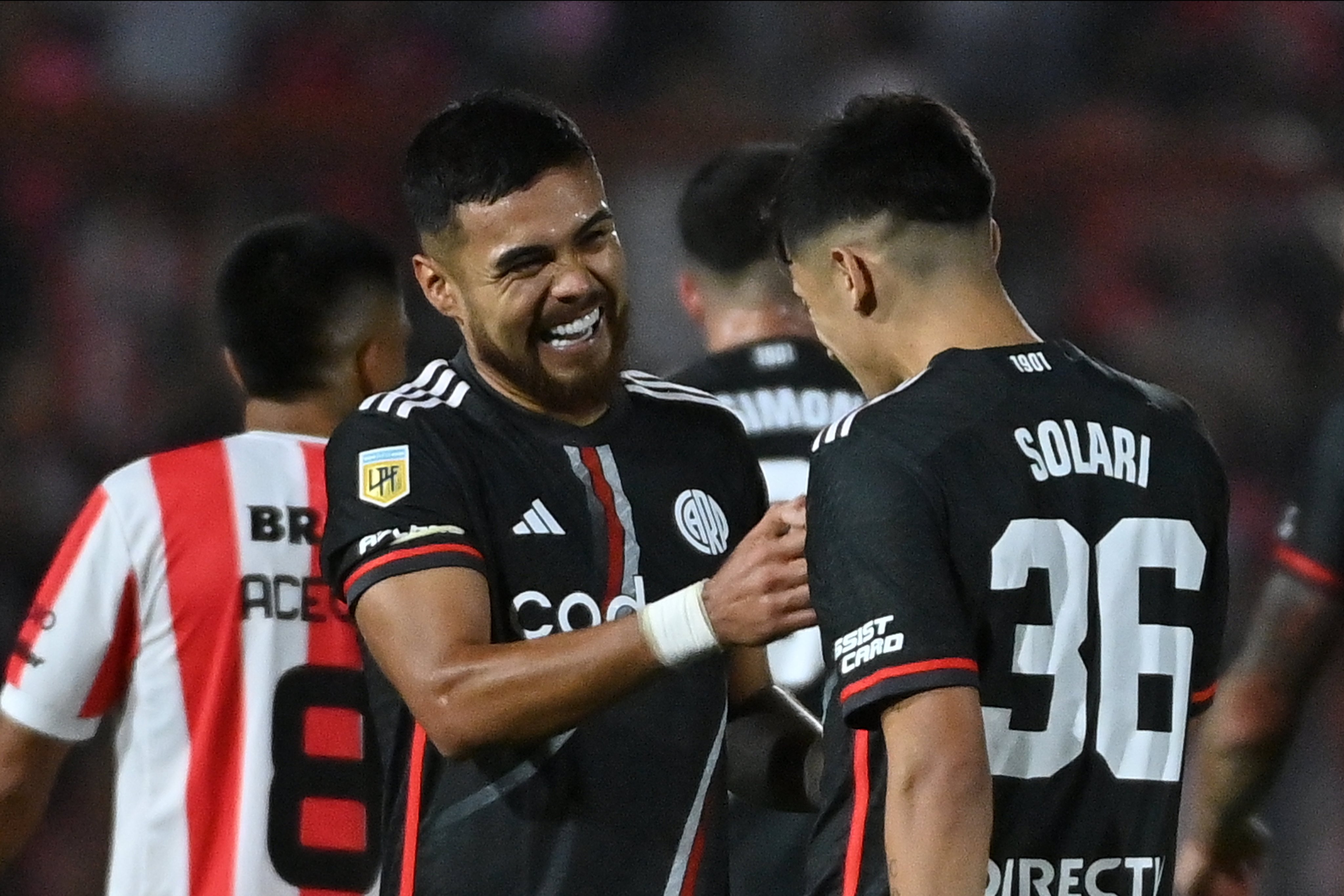 Partido de locos: River se lo dio vuelta a Instituto y se ilusiona con el torneo local