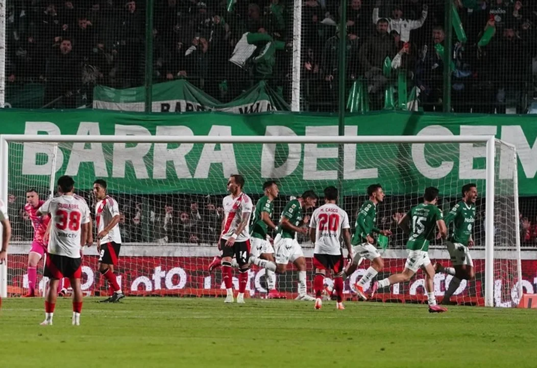 No levanta en el torneo: los puntajes del empate de River ante Sarmiento