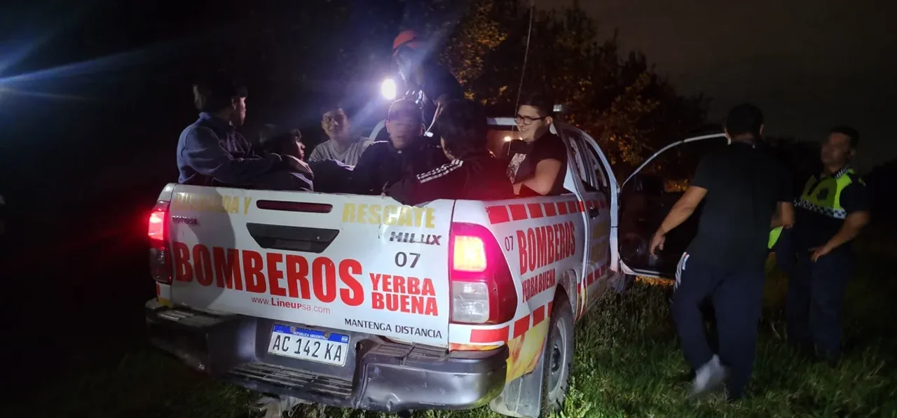 Rescataron a 30 alumnos que se habían perdido en el cerro San Javier