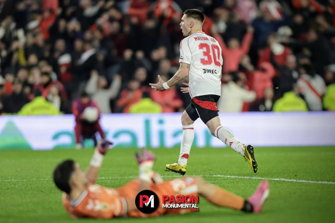 Las fotos del partido entre River y Platense en el Monumental