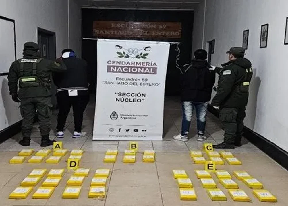 Detienen a trabajadores golondrina con un millonario cargamento de cocaína